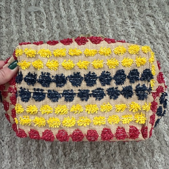 PERFECT Raffia Handbag - Picture 7 of 11